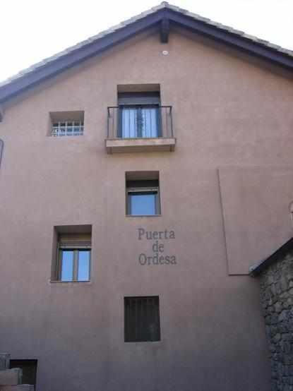 Apartamentos Puerta De Ordesa Laspuna Екстер'єр фото