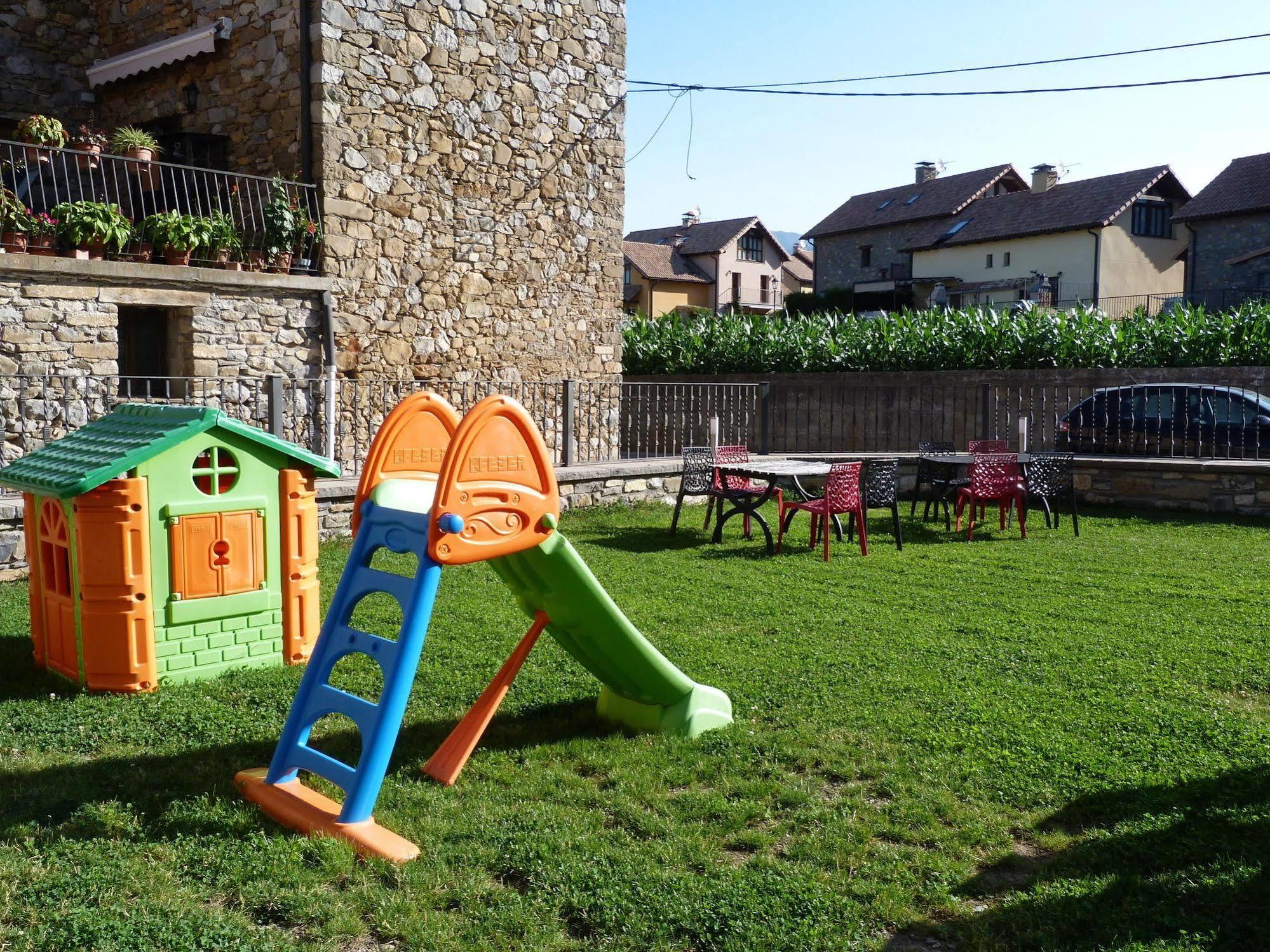 Apartamentos Puerta De Ordesa Laspuna Екстер'єр фото