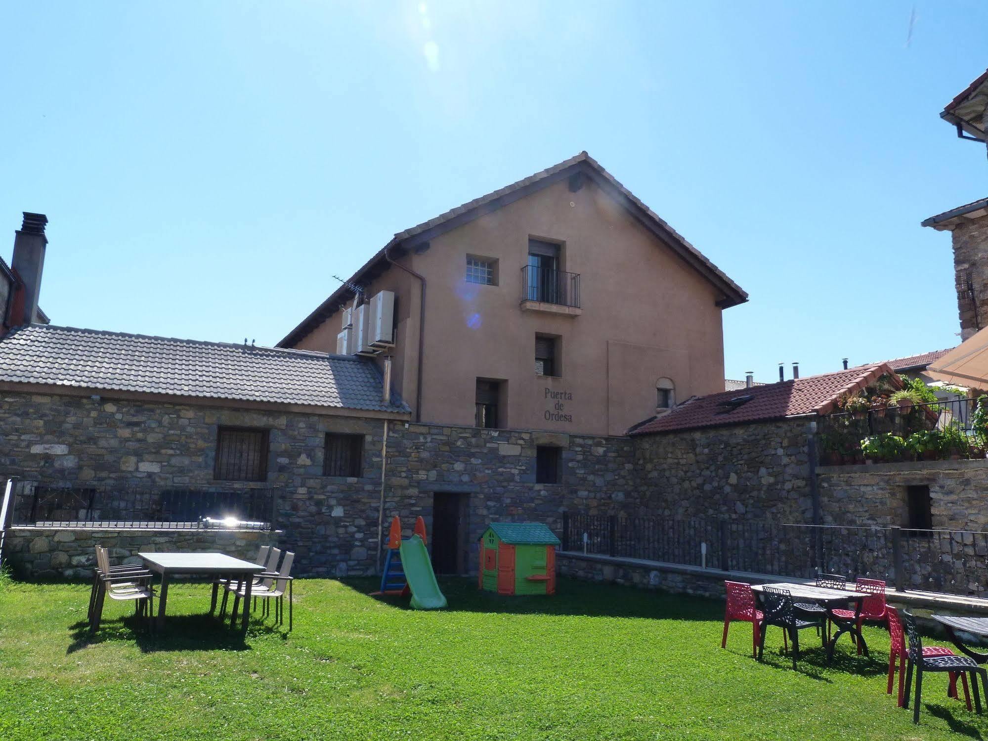 Apartamentos Puerta De Ordesa Laspuna Екстер'єр фото