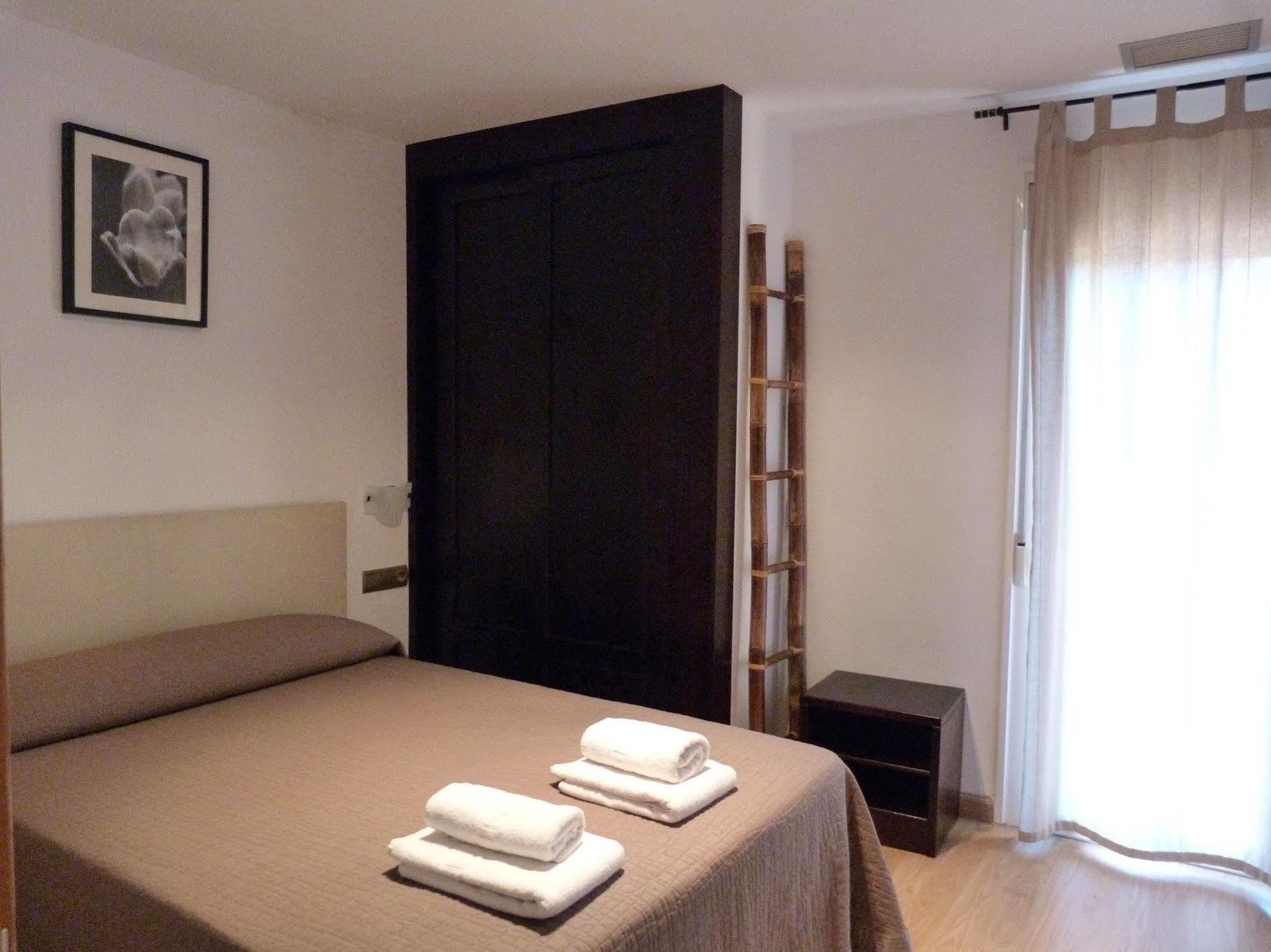 Apartamentos Puerta De Ordesa Laspuna Екстер'єр фото
