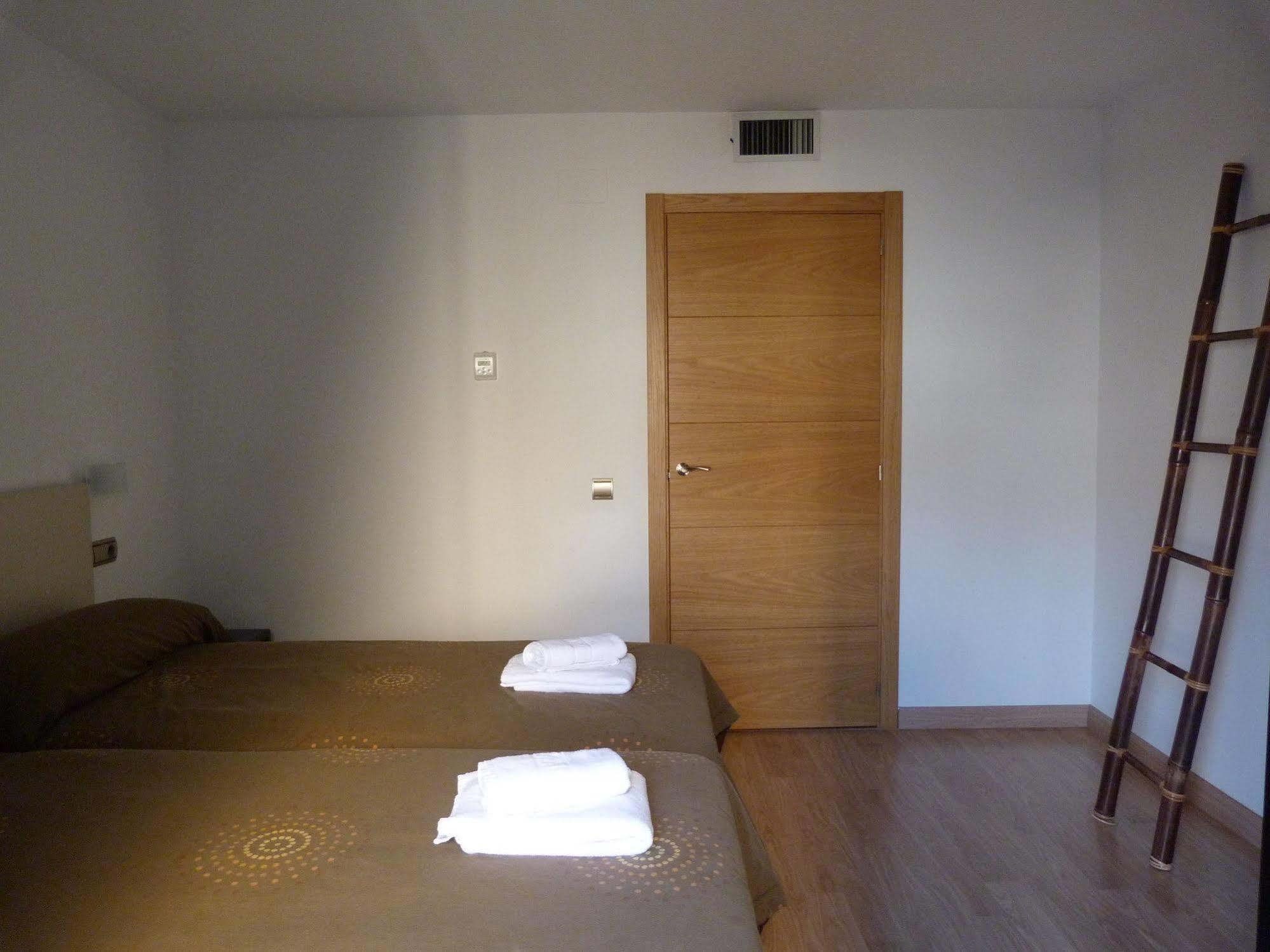 Apartamentos Puerta De Ordesa Laspuna Екстер'єр фото